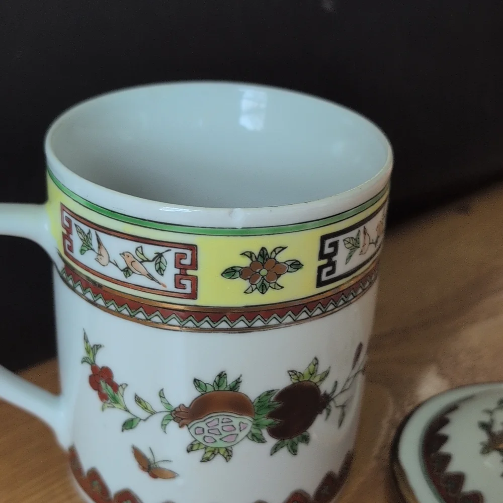 Vintage Chinoiserie Lidded Tea Mugs - Set of 2